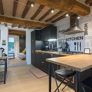 Mari Modern Flat - Con Posto Auto E Vicino Metro - Italywego Appartamento